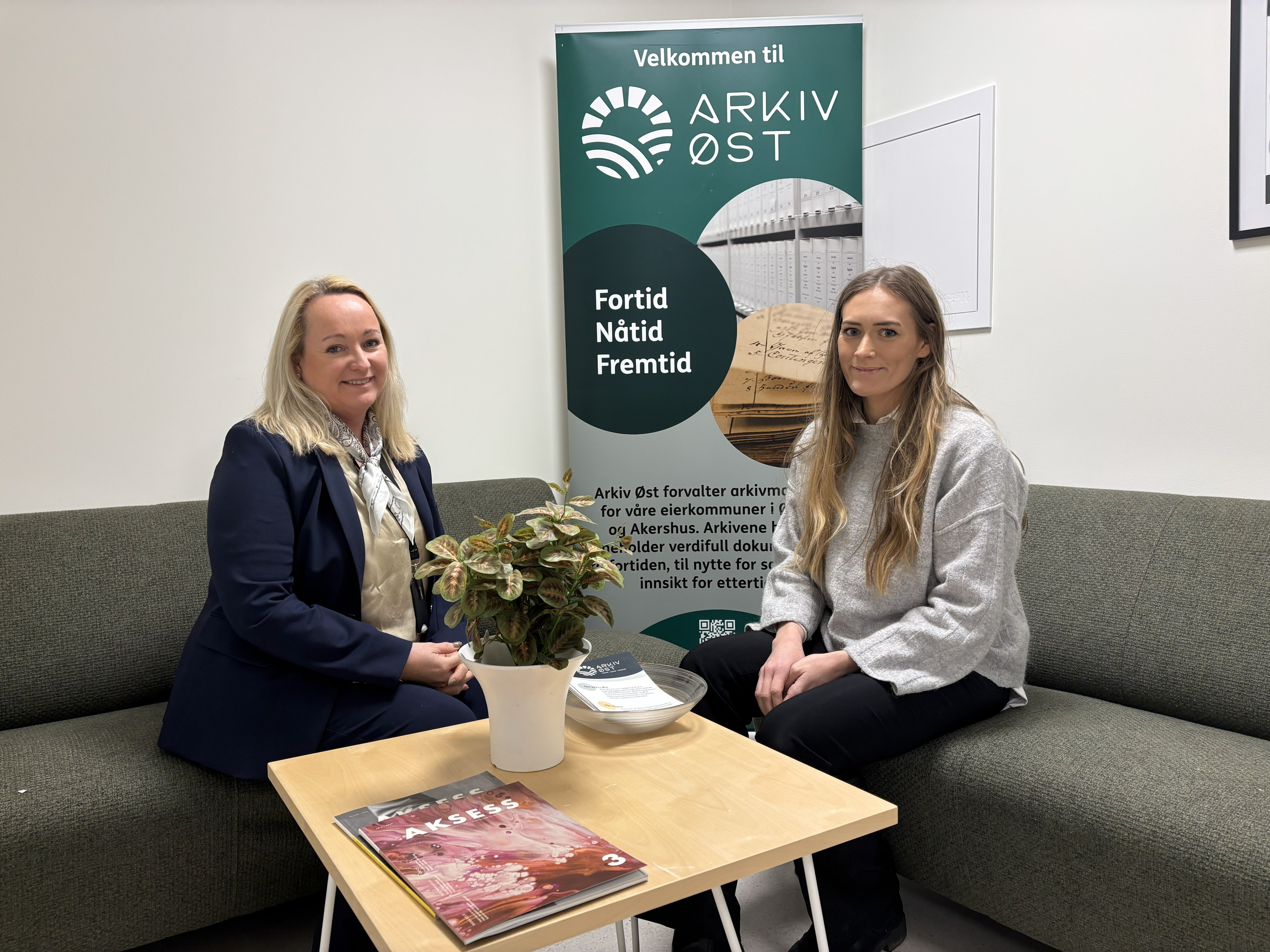 Elisabeth Hansen og Caroline Bakke, Arkiv Øst